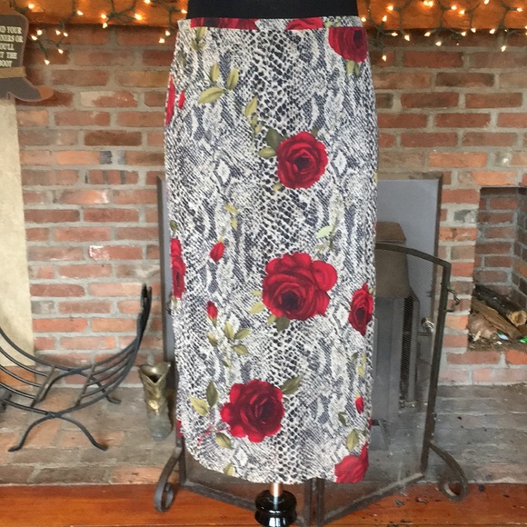 Express Dresses & Skirts - Casual floral midi skirt.